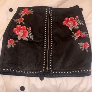 Leather Skirt with flower detail